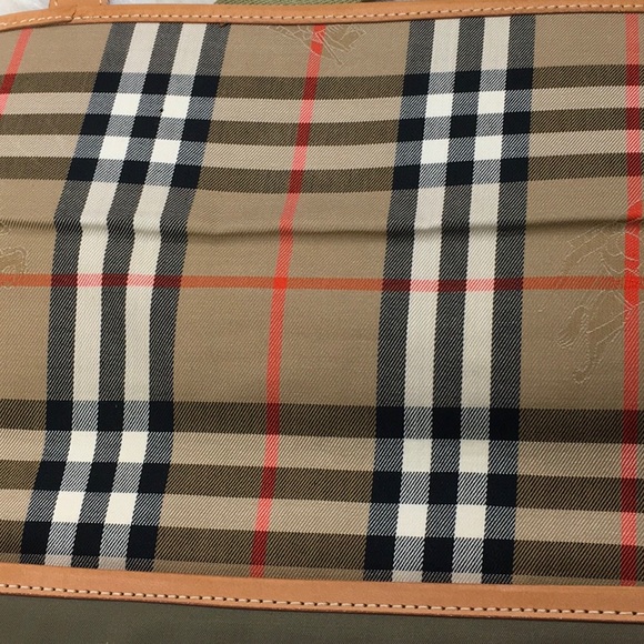 Vintage Authentic Burberry’s crossbody - Picture 10 of 14